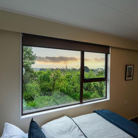 Cosy Unit With Incredible Views & Sky Tv Villa Whanganui Bagian luar foto