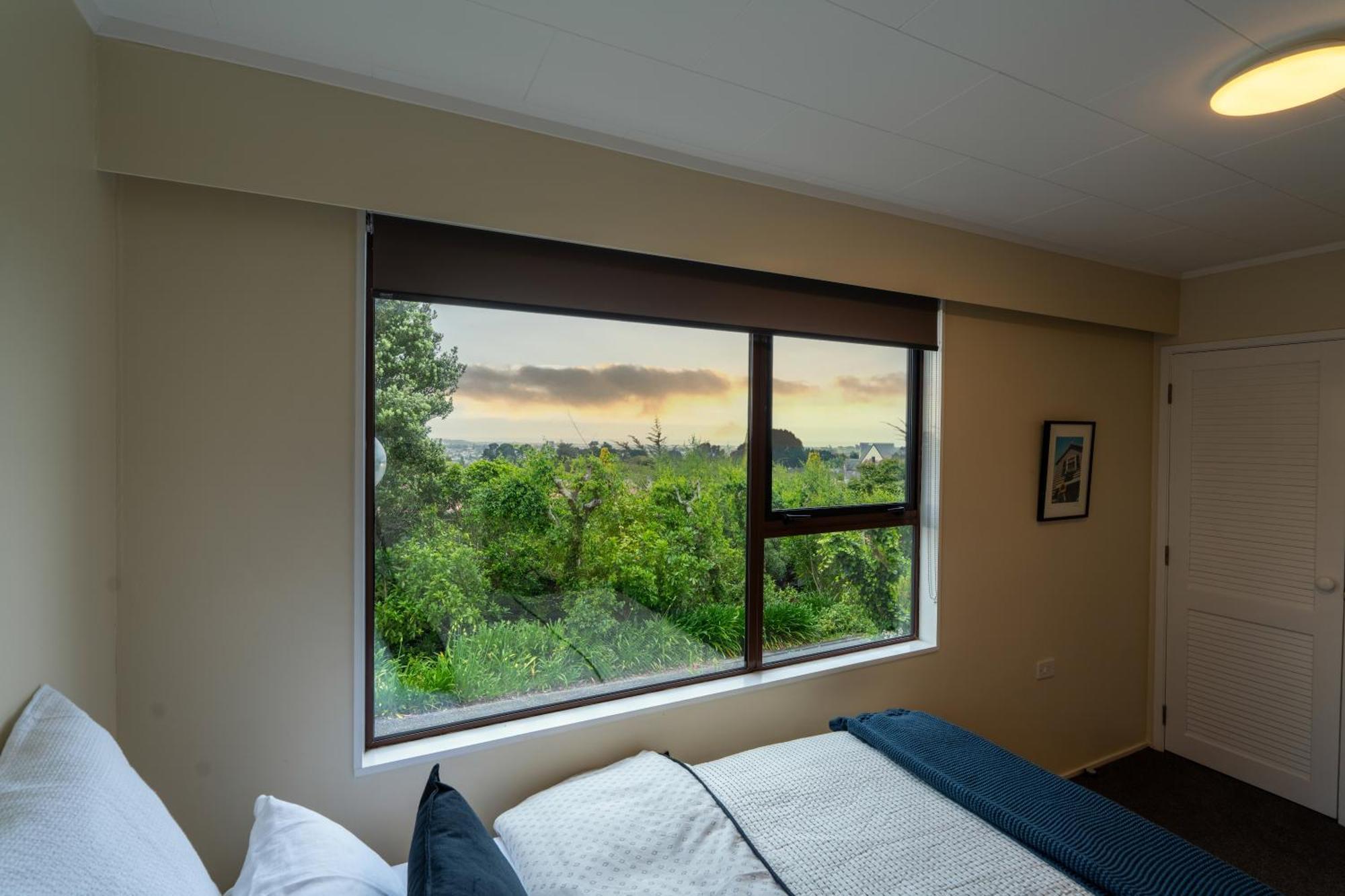 Cosy Unit With Incredible Views & Sky Tv Villa Whanganui Bagian luar foto